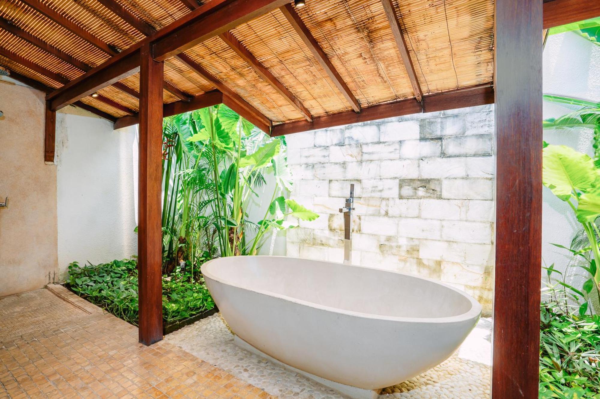 Cira - 5 Bedrooms Private Next To Villa Seminyak