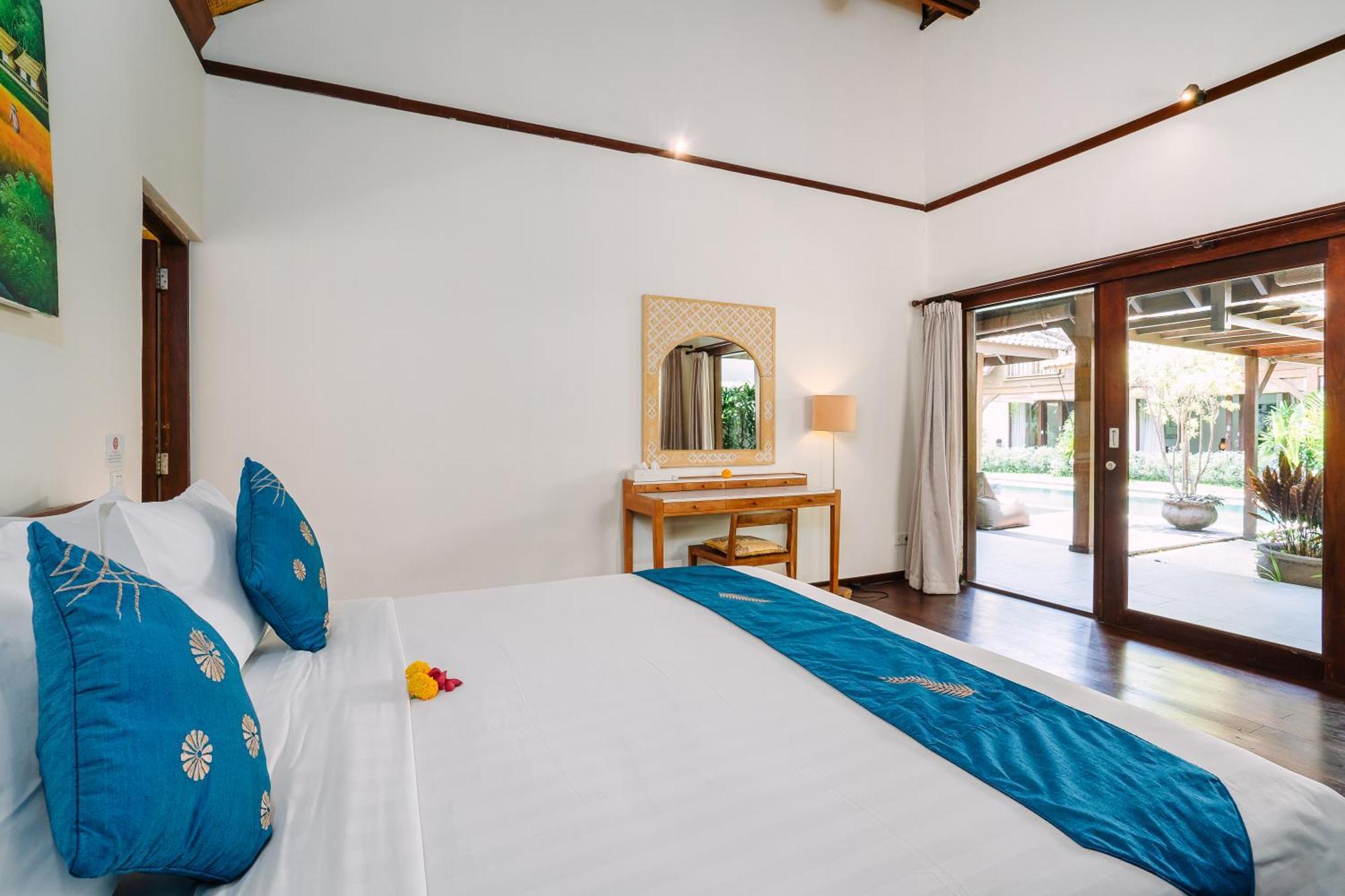 Cira - 5 Bedrooms Private Next To Villa Seminyak