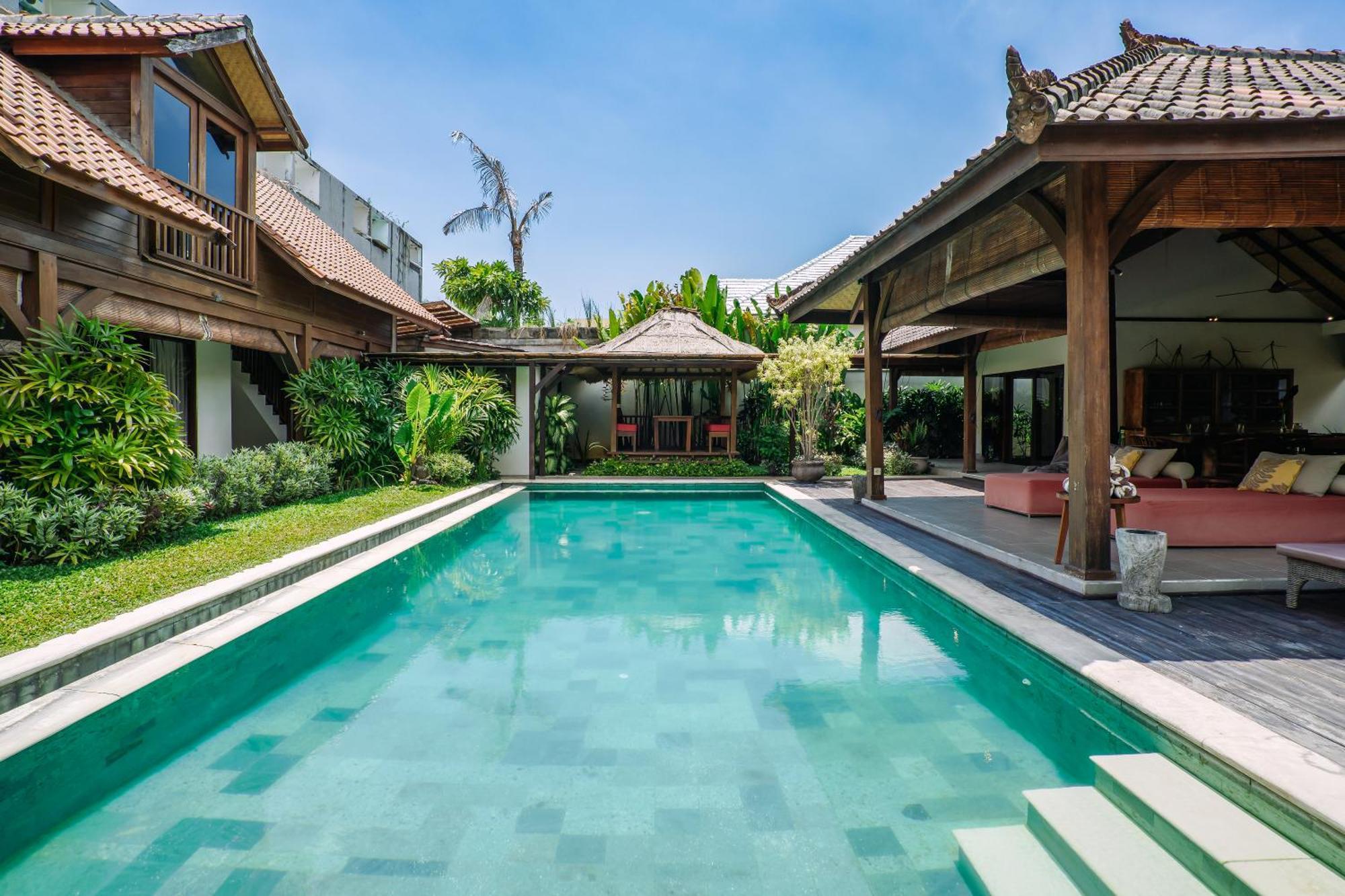 Cira - 5 Bedrooms Private Next To Villa Seminyak